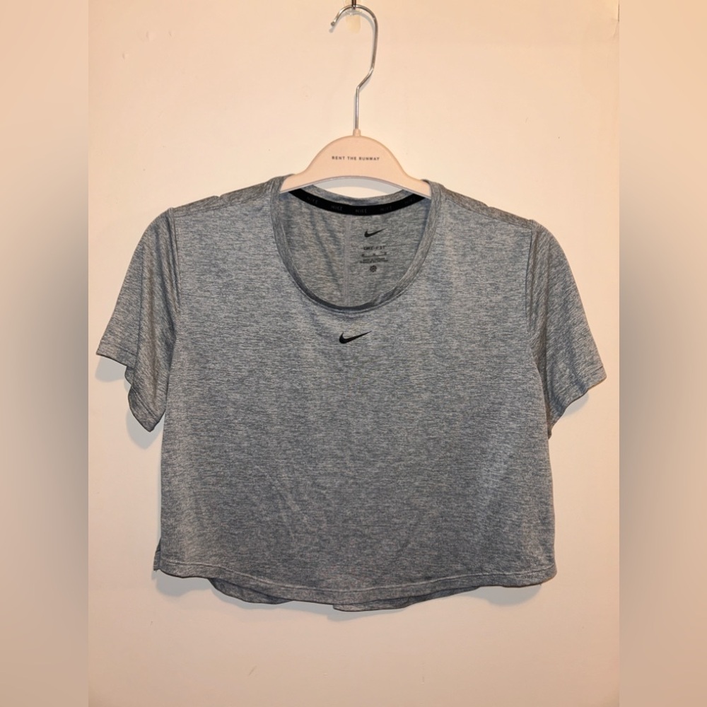 2 nike cropped tshirts